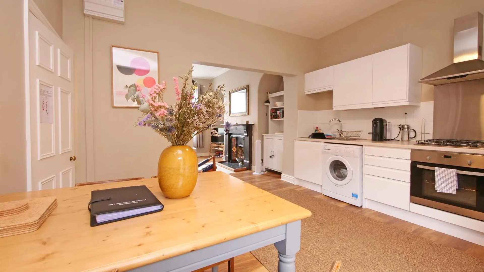 Fifth Quarter Apartment With Free Parking York