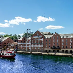  Apartment Quayside