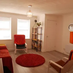  Apartment City Centre, Recently Renovated 2 Bedroom Flat